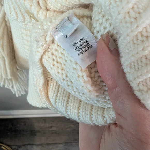 St. John Vanilla Textured Teddy Cardigan Sz. Small